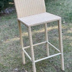 Oturacaq bar Kvadrat